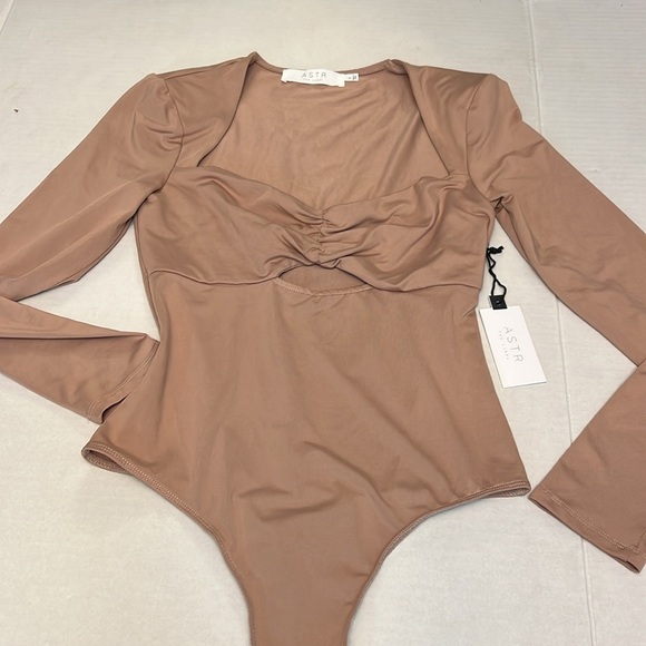 ASTR THE LABEL VENTURA BODYSUIT PINK NUDE SMALL NEW WITH TAGS - Picture 3 of 16